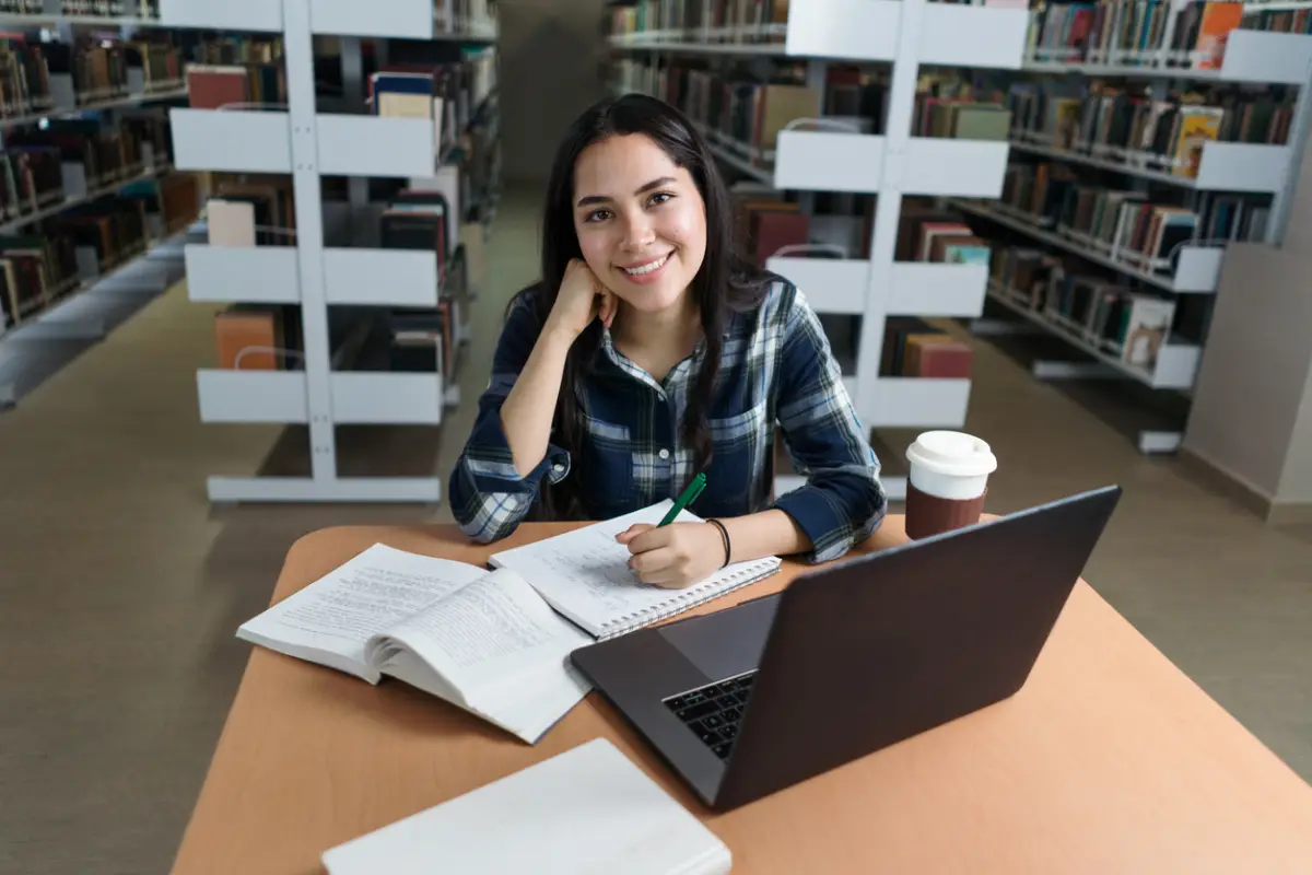 ¿Tu Universidad cuenta con validez oficial de estudios? Checa en SIRVOES
