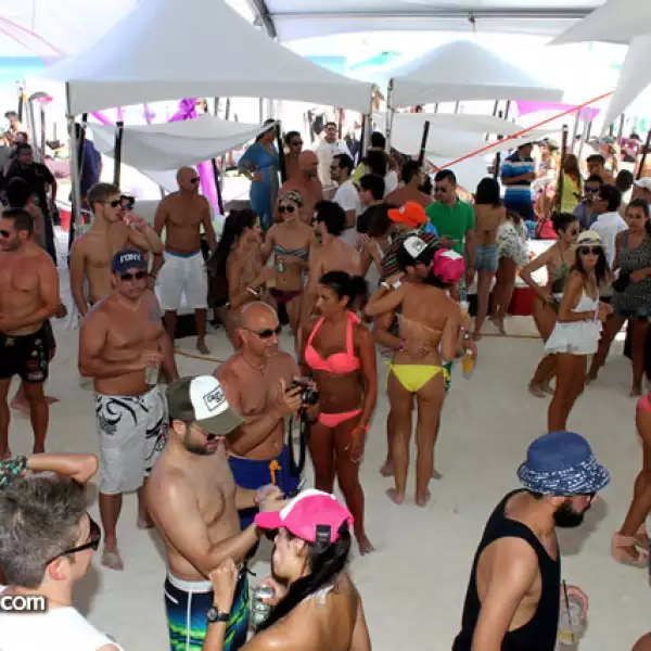 Pool Party Aniversario ME Cancún