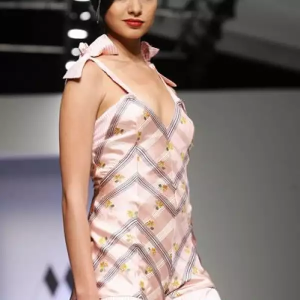 MBDF Pasarela Manhes&Massun