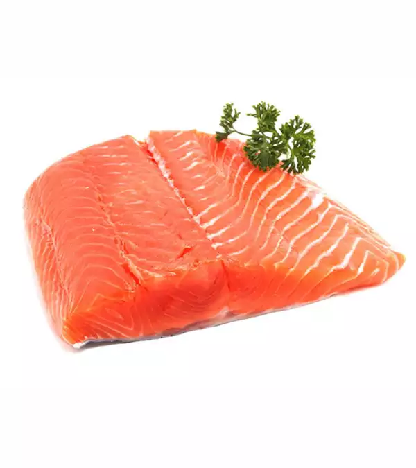 El salmón contiene omega 3, un ácido graso importante para el desarrollo del cerebro de tu bebé.