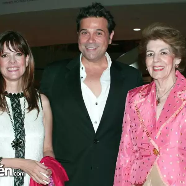 Imelda Domi%u0301nguez,Alberto Benitta y Anita Brunell de Gonza%u0301lez