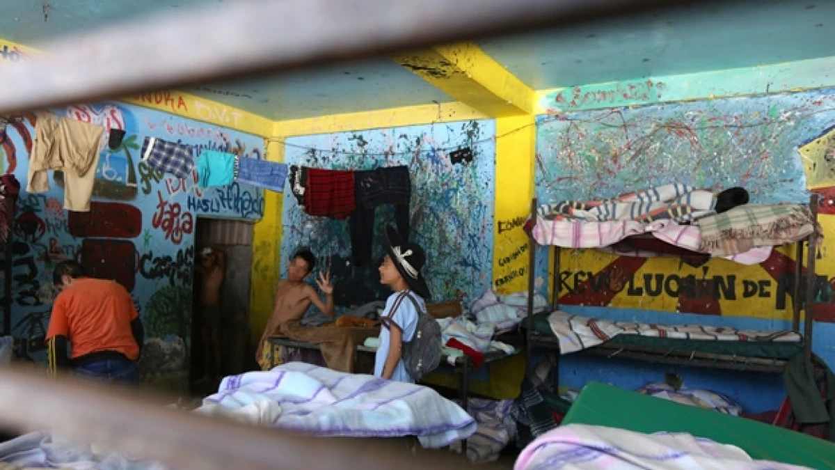 Aspecto de menores que vivían en condiciones poco apropiadas en el albergue michoacano ?La Gran Familia?
