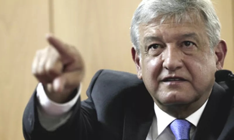 Andrés Manuel López Obrador propone que paguen impuestos los que actualmente no lo hacen. (Foto: Notimex)