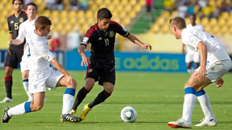 México clasifica a octavos tras empatar con Inglaterra