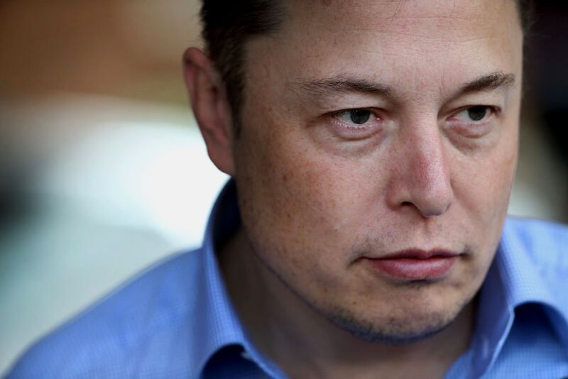 El CEO de Tesla ofreció disculpas por los problemas de manufactura encontrados en su SUV de lujo y prometió mejorar sus procesos hacia el futuro.