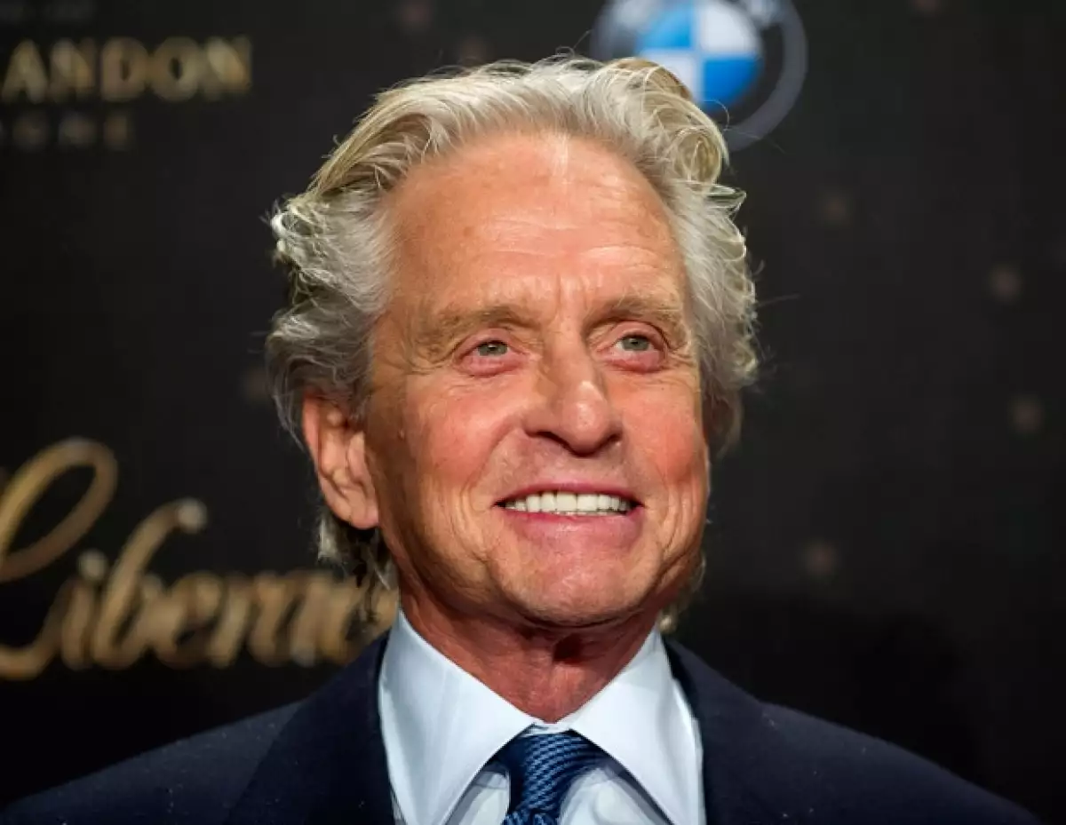 El actor aseguró que entre ella y Catherine Zeta-Jones existe una "separación temporal".
