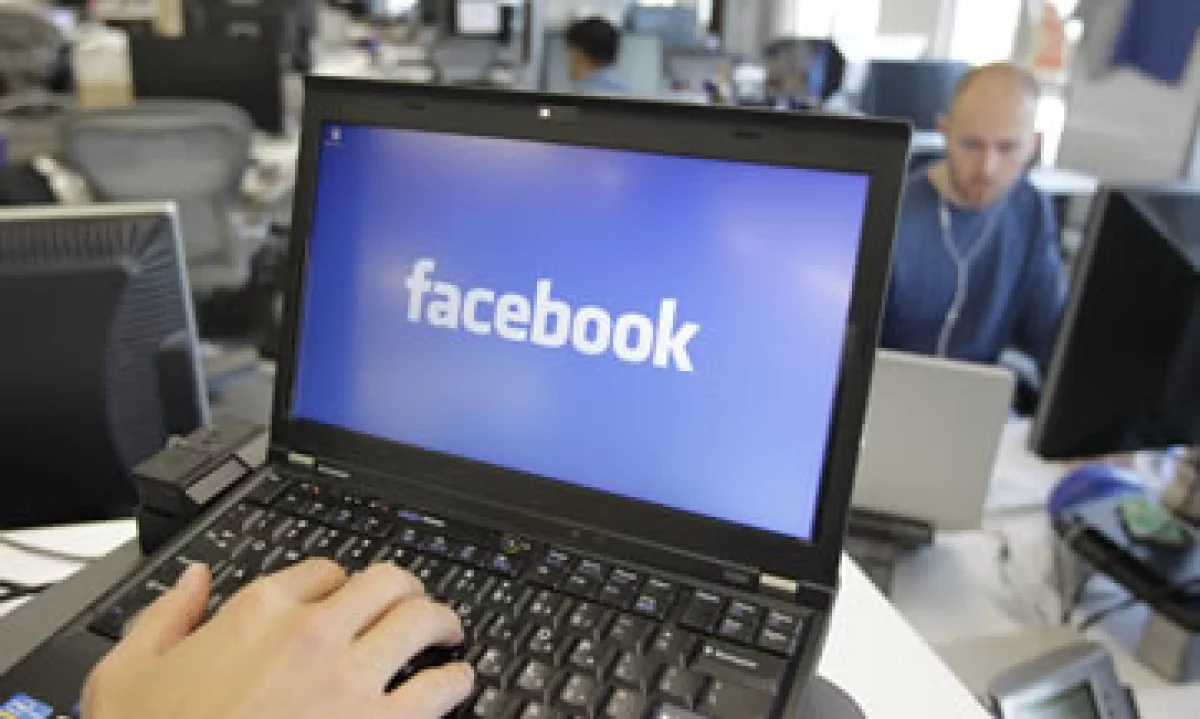 Los cambios han irritado a usuarios preocupados por la amplitud con la que puede ser compartida su información. (Foto: AP)