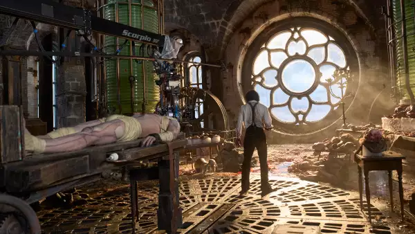 critica pelicula frankenstein de guillermo del toro