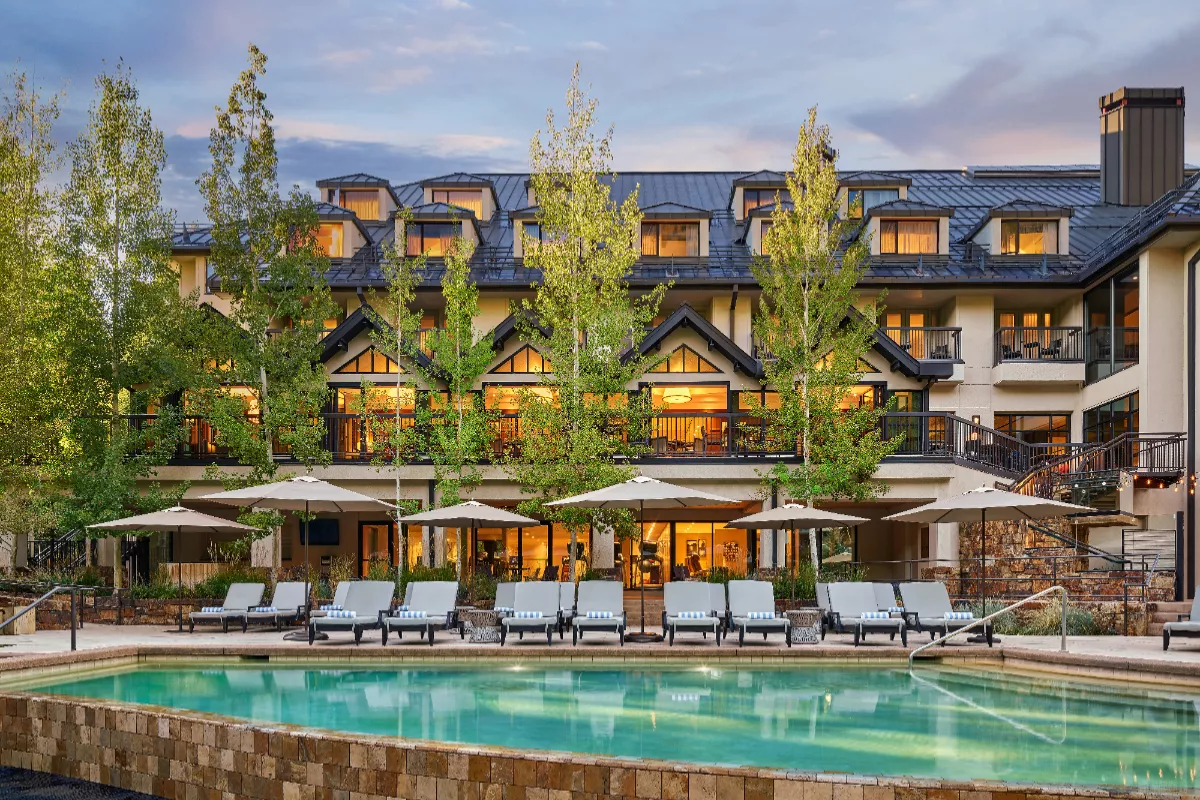 Foto del edificio frente a la alberca del The Grand Hyatt Vail