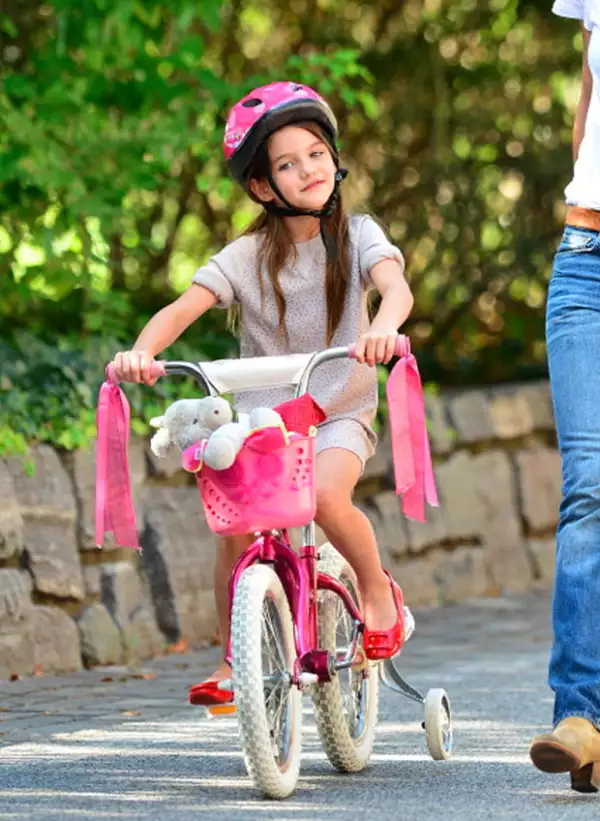 Suri Cruise pidió más de 100 mil dólares de regalos para Navidad.