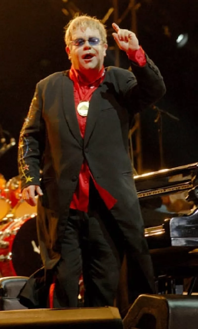 El cantante británico gusta del futbol mexicano y se dijo admirador del mismo y del delantero mexicano, así lo aseguró el gobernador de Veracruz, Fidel Herrera.