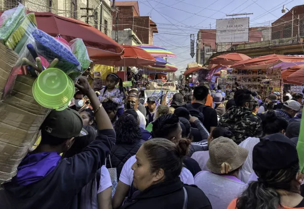 Three Wise Men get ready to bring toys; CDMX deploys support operation toys
