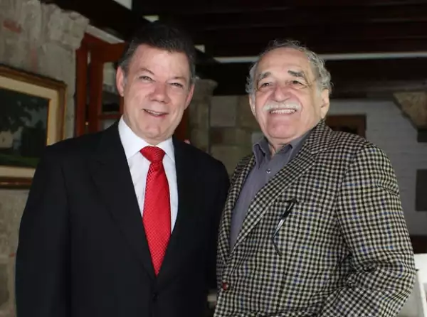El presidente de Colombia, Juan Manuel Santos con García Márquez.