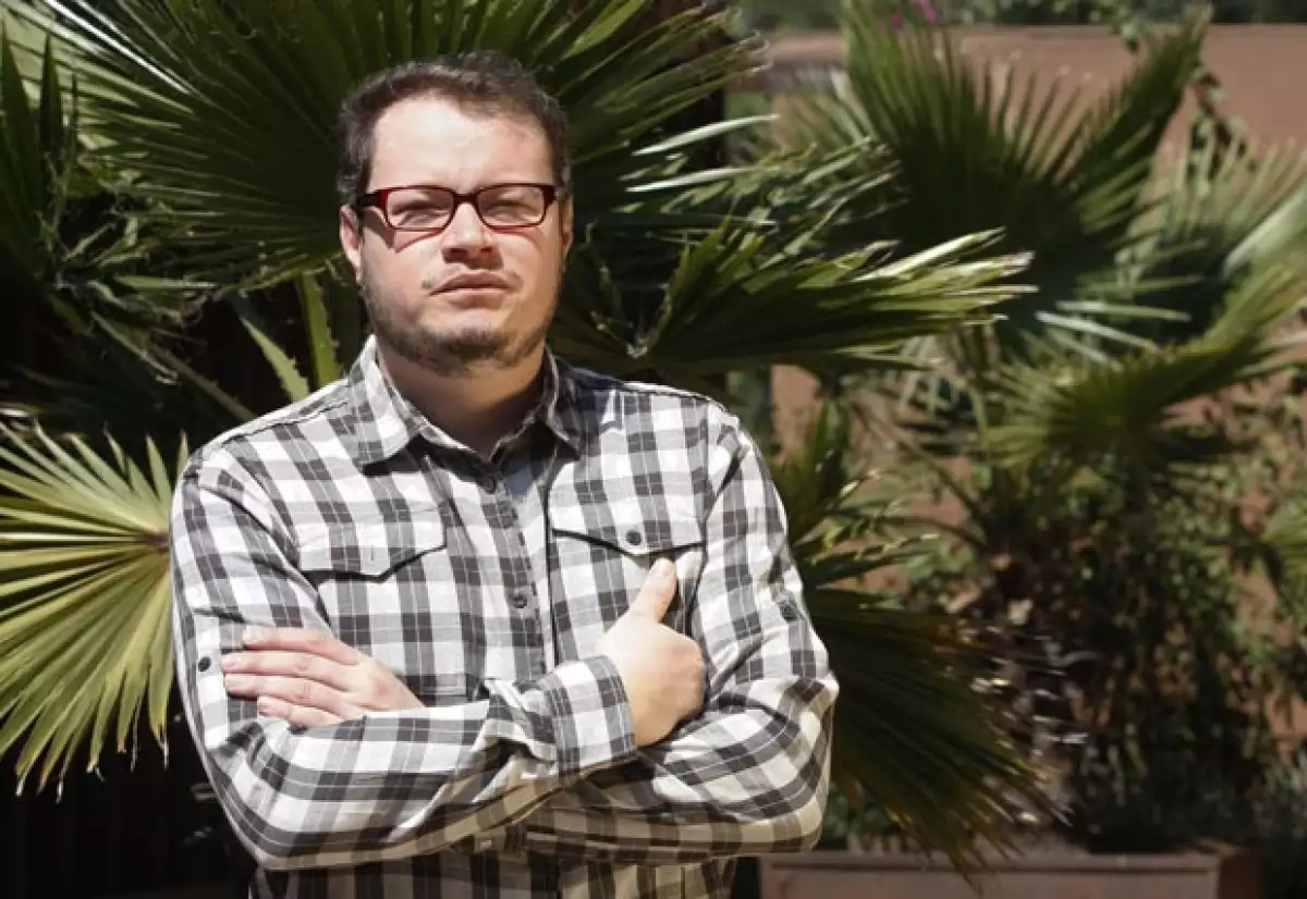 Con disco y casa nueva el cantautor empezará el 2011, año en el que espera ganarse aún más el reconocimiento de la gente con su carrera como solista.