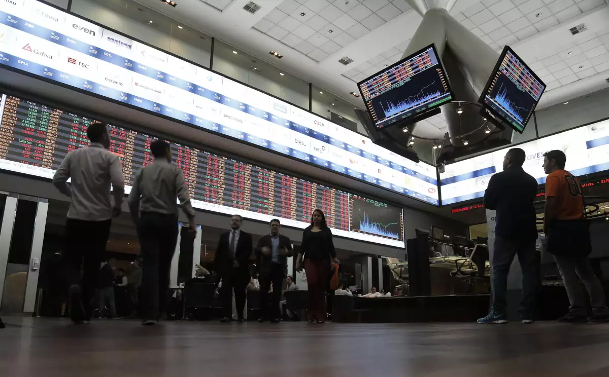 Desde la apertura el Bovespa operaba a la baja por la caída de los precios de las materias primas.