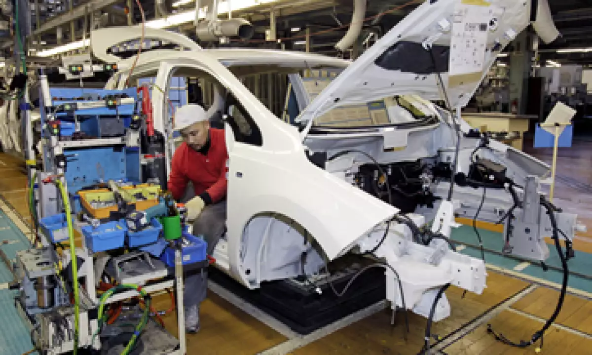 Alejandro Zendejas, catedrático del Tec de Monterrey, estima que hasta 9,000 personas podrían ser despedidas en el sector automotriz si se toma en cuenta el impacto a proveedores. (Foto: AP)