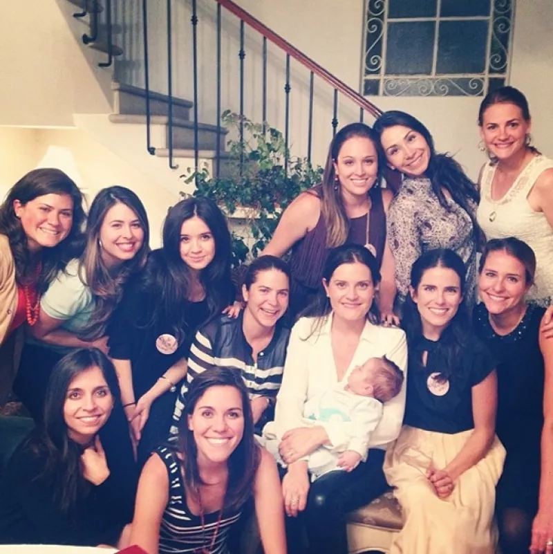 La actriz está comprometida con el empresario estadounidense Marshall Trenkmann, por lo que eligió esa tradición, parecida a una despedida de soltera pero muy sweet.