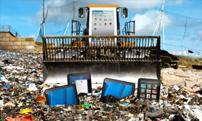 Un año después del debuto de la iPad, más de 100 dispositivos de otras marcas salieron a la venta o estaban en desarrollo. (Foto: Cortesía CNNMoney.com)