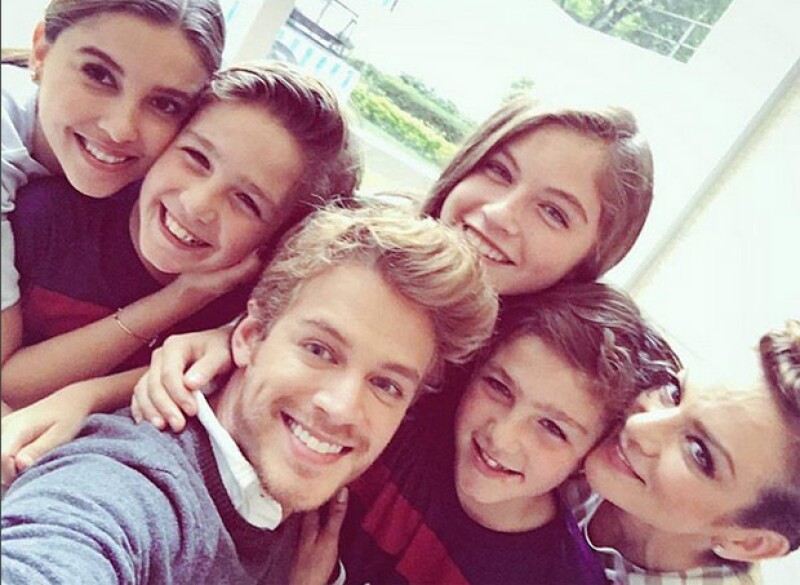 A la celebración asistió parte del elenco de la telenovela `Mi corazón es tuyo´.
