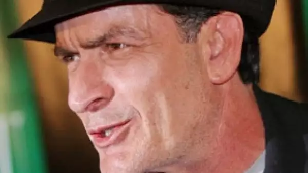 El polémico actor será invitado especial en el canal Comedy Central donde hará mofa de varias celebridades.