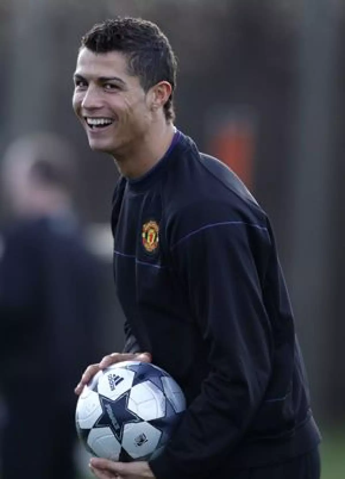 De esta manera, el delantero del Manchester United es el tercer jugador portugués que logra tal distinción junto con Eusebio en 1965 y Luis Figo en el 2000.