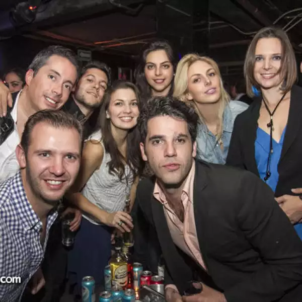 Amigos de Pepe y Arturo los acompañaron en el piano bar Casa Polanco
