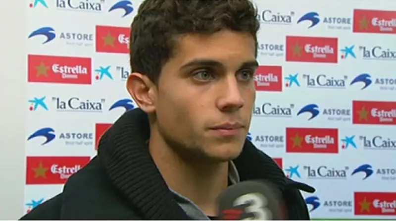 El ojiverde parece tenerlo todo: belleza, carisma, talento y un futuro prometedor dentro y fuera de la cancha.