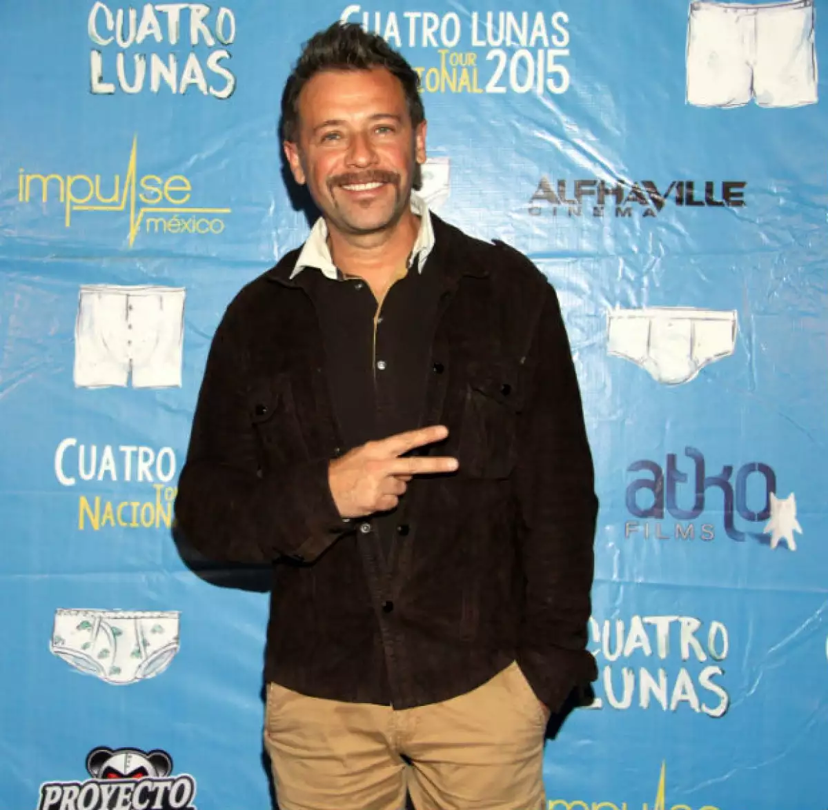 El actor presentó a la prensa la película “Cuatro Lunas”, donde destaca que el país vive un momento indicado para aceptar en la pantalla grandes historias de amor entre personas del mismo sexo.