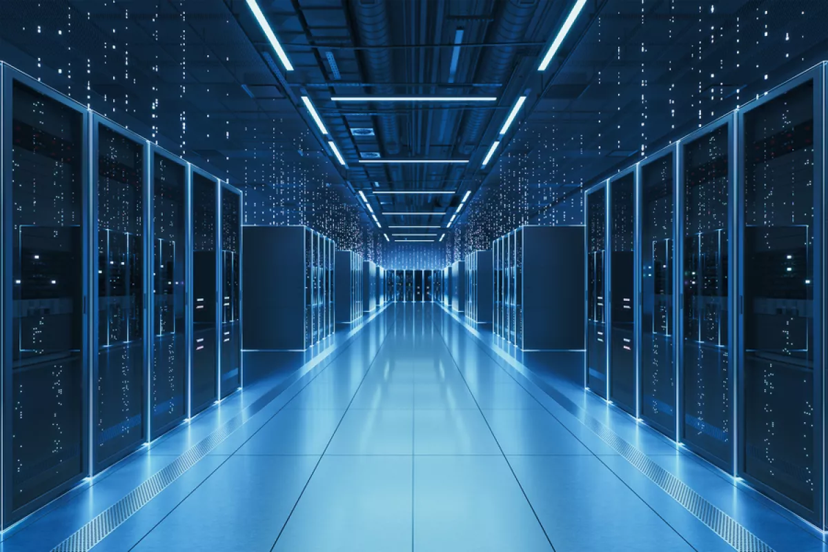 Mientras OpenAI y Google compiten por modelos de IA más grandes, IBM apuesta por investigación híbrida