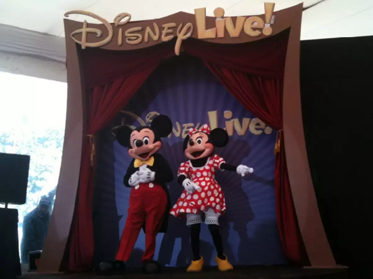 Mickey Mouse, los personajes de Toy Story 3, Monster Trucks, `El espectáculo más grande del mundo´, entre otros, se presentaran pronto en la nueva Arena de la Ciudad de México.