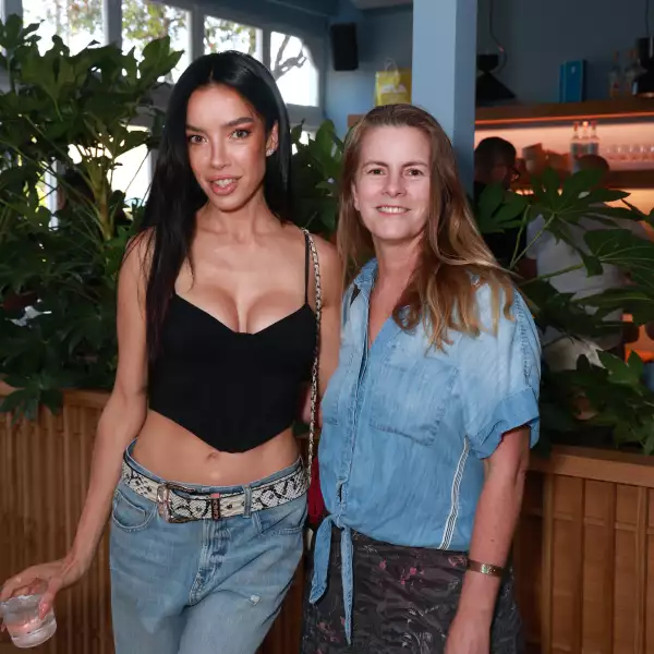 Claudia Salinas y Karina Velazco