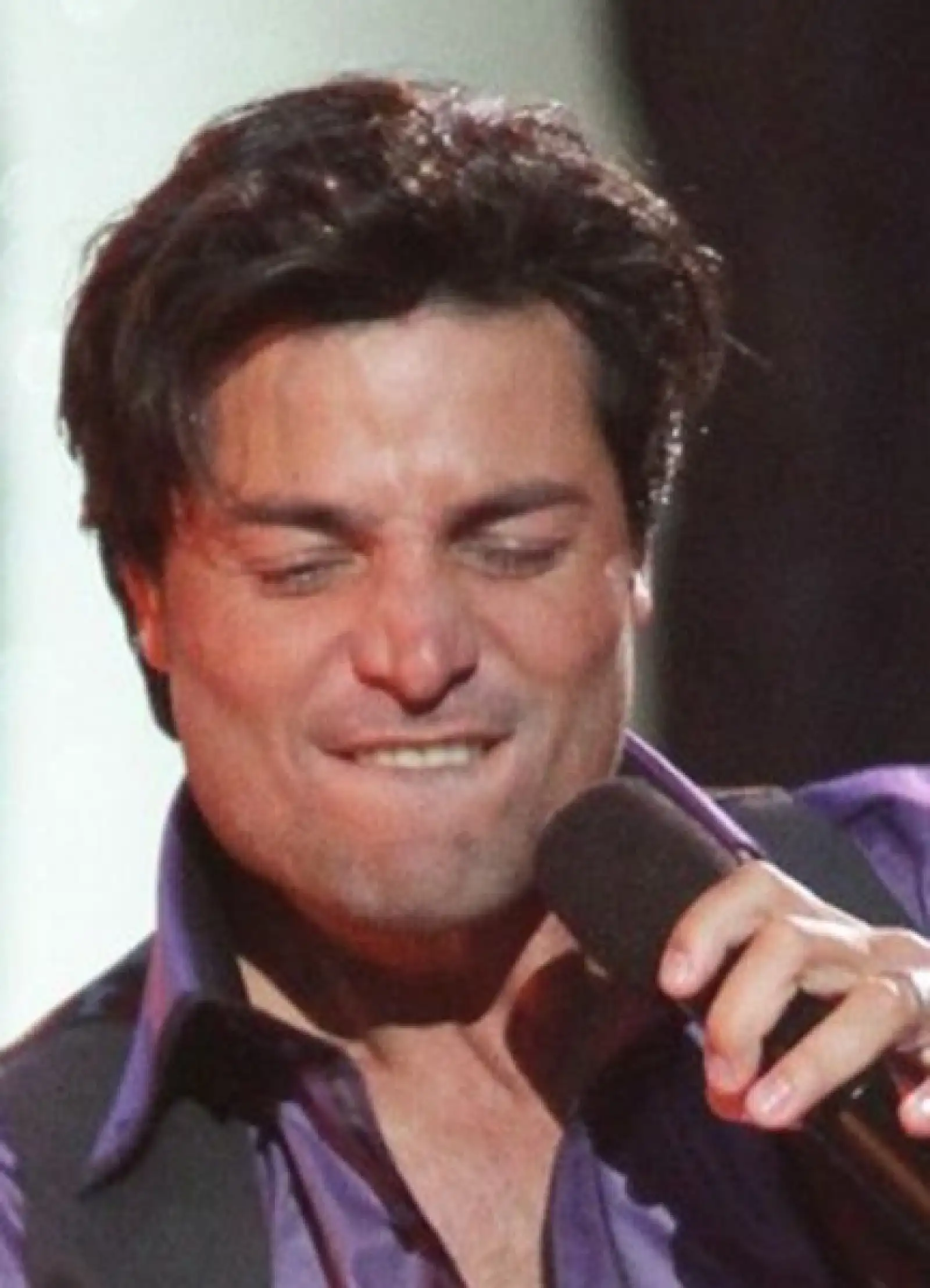 Chayanne, súper expresivo a la hora de cantar y bailar.