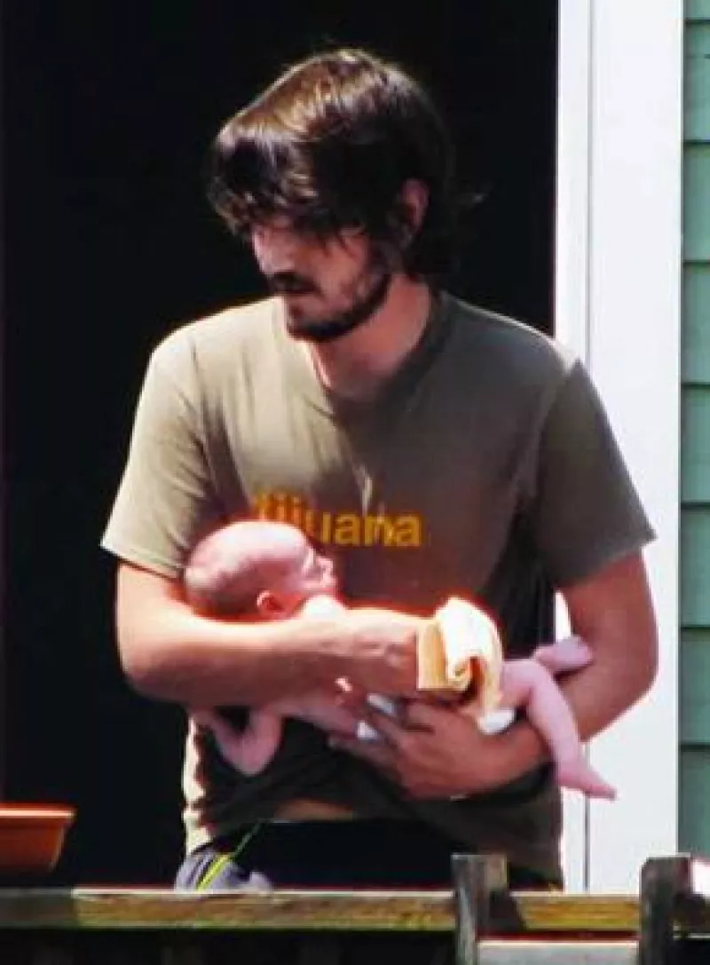 En declaraciones a la prensa, durante la premier de la película "Sólo quiero caminar", el actor platicó sobre lo feliz que se encuentra y los momentos que disfruta de su pequeño hijo Jerónimo.