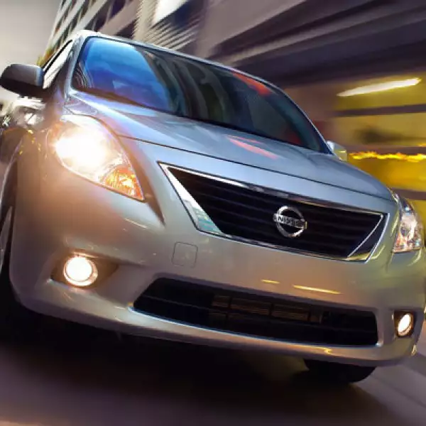 Nissan develó su nuevo modelo Versa 2012, un vehículo sedán compacto que llegará a las salas de exhibición a partir del 8 de julio.