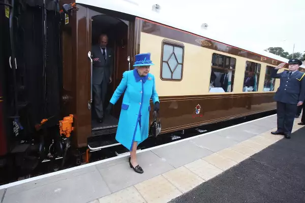 Queen Elizabeth II Becomes Britain's Longest Reigning Monarch