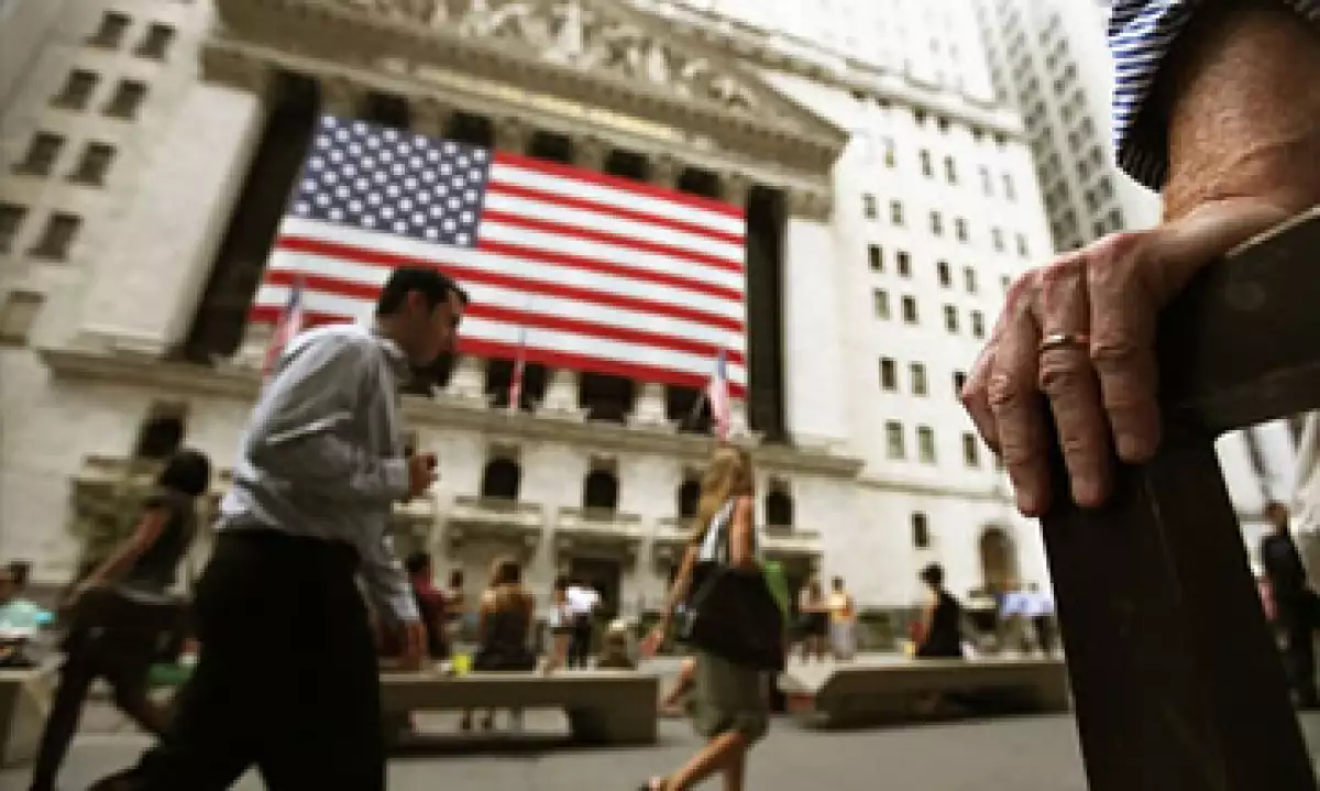 Para algunos, la crisis es una oportunidad de obtener acciones baratas, aunque la volatilidad es un riesgo. (Foto: Cortesía CNNMoney)