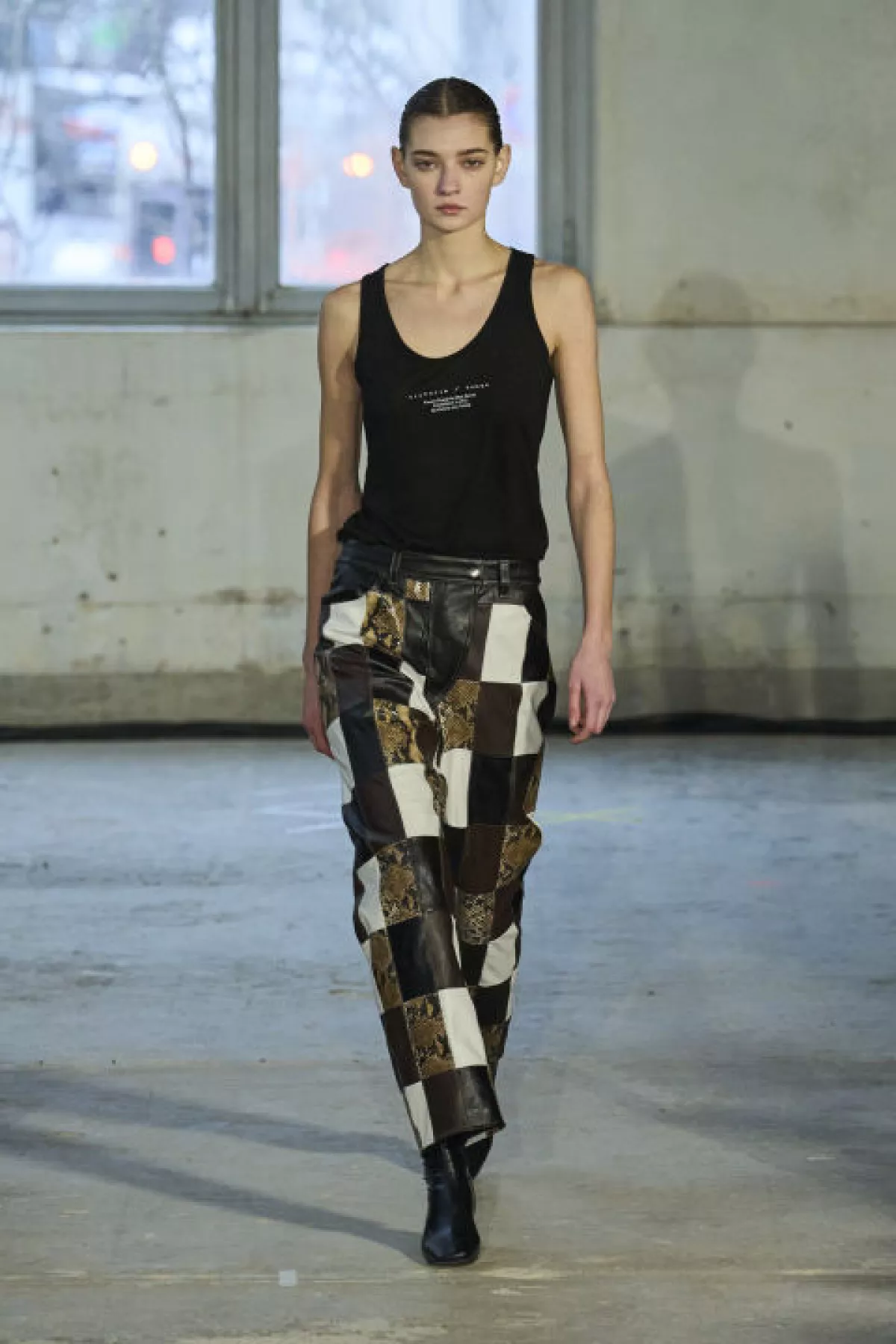 El beso de Rodin hecho moda en Victoria/Thomas