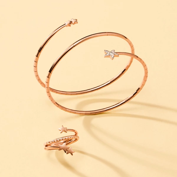 Piezas DoDo Stellina 2021, brazalete y anillo.