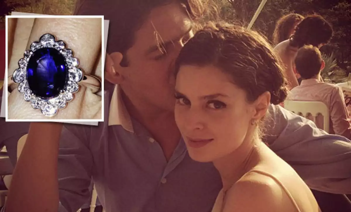 La hija del arquitecto Miguel Ángel Aragonés está feliz porque su novio le entregó el anillo de compromiso y aunque no hay fecha fija de boda, ya piensan comenzar su vida en familia.