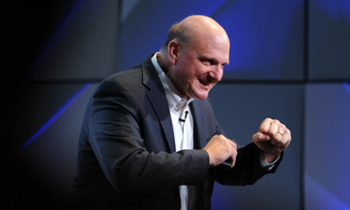 Steve Ballmer supuestamente arrojó una silla cuando se enteró que uno de sus empleados saldría de la empresa para unirse a Google. (Foto: AFP)