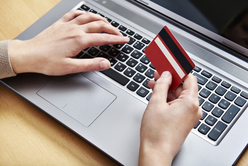 Los tiempos de ocio dan oportunidad para que los usuarios realicen compras de productos que no necesitan.
