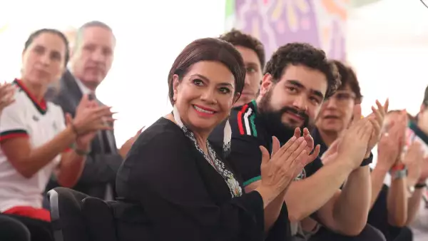 Gobierno de la CDMX y empresas firman acuerdo entre otros beneficios absorben costos de transmisión del Mundial 2026.