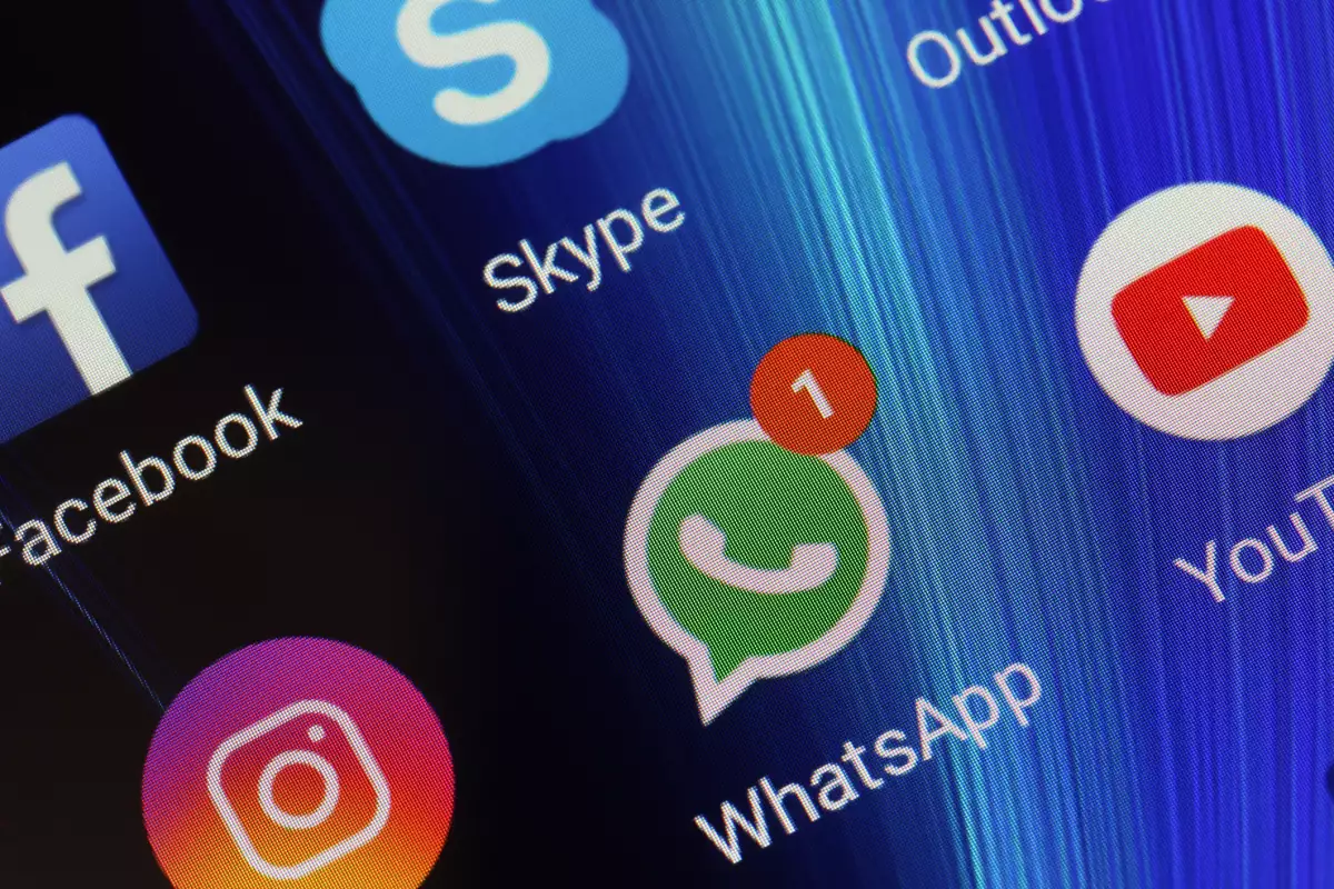 ¿Qué pasa si no vinculo WhatsApp a mi correo electrónico?