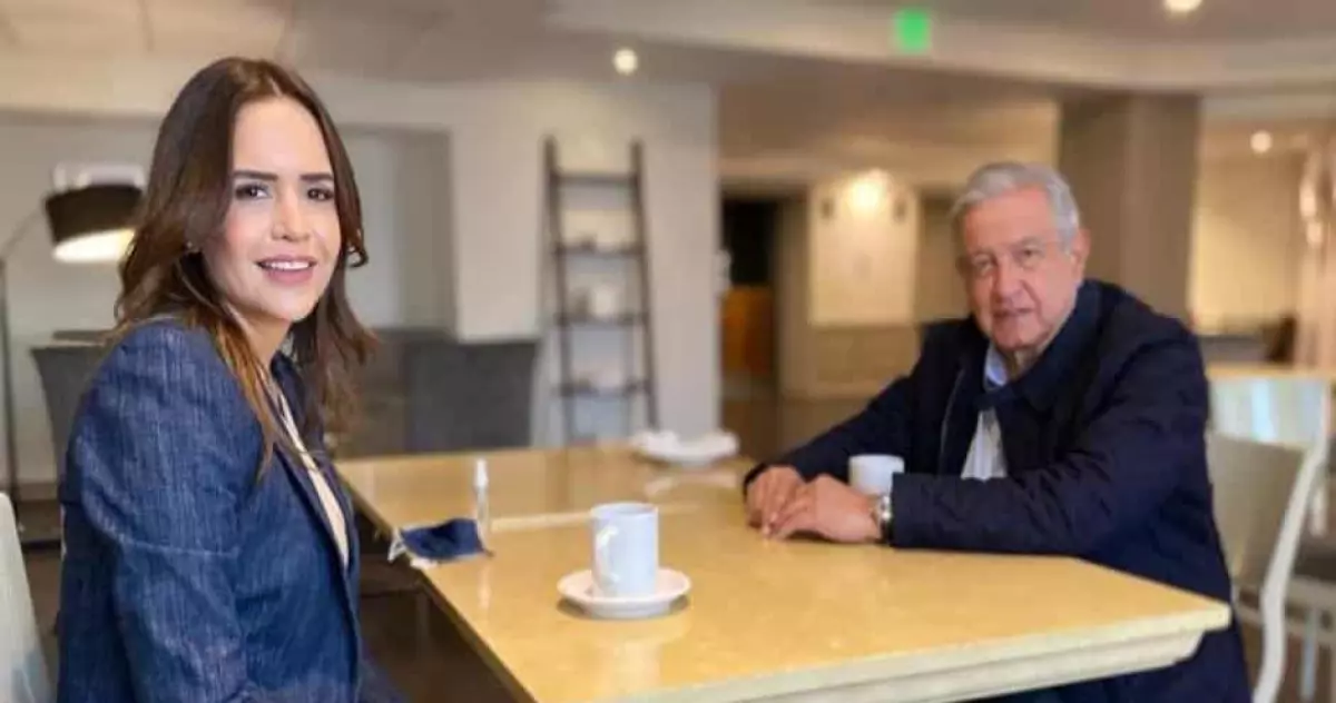 AMLO y Clara Luz en Nuevo León.jpg