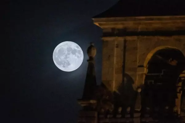 superluna de fresa 2022