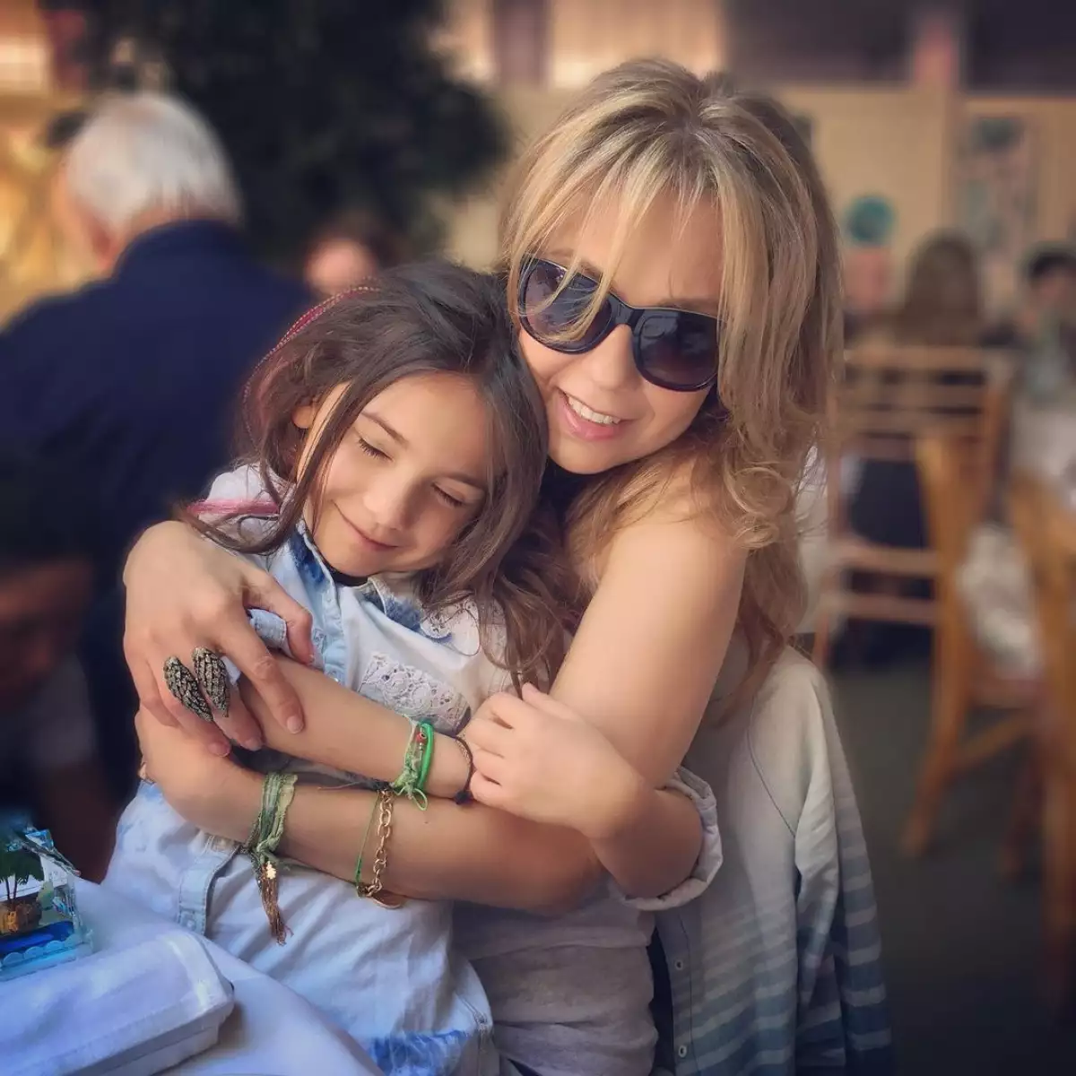 Thalia y Sabrina.