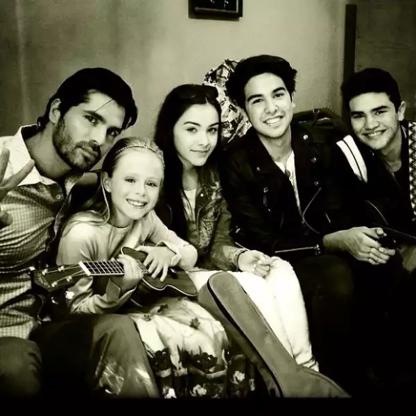 Los Vázquez Sounds acaban de estrenar su nuevo sencillo inédito.