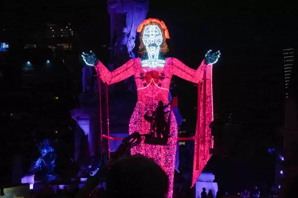 Paseo Nocturno Día de Muertos
