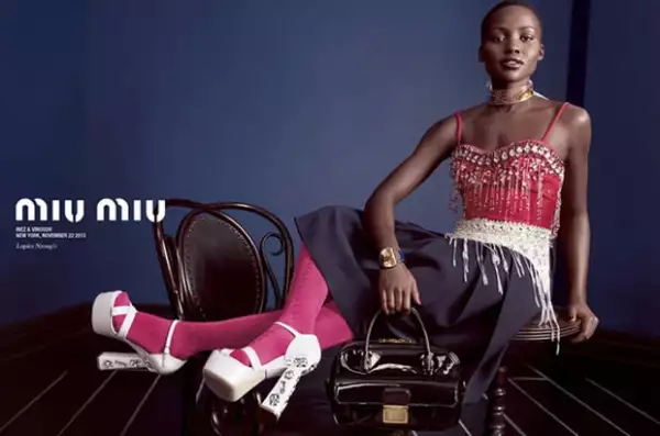 La actriz posa en la campaña Primavera 2014 de Miu Miu.