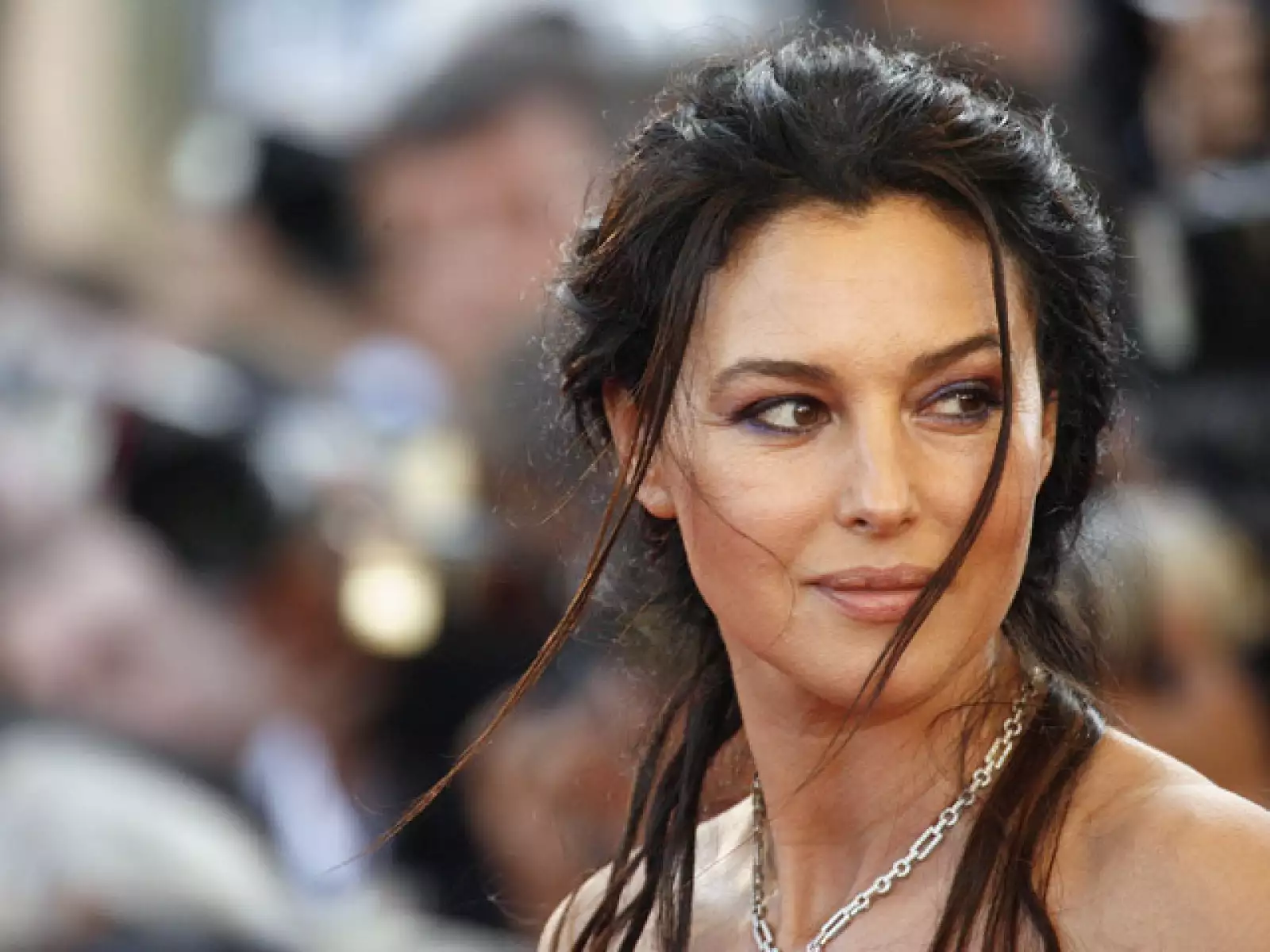 Su primera película, Briganti, la filmó en 1990, pero con la que realmente comenzó a destacar fue `Drácula de Bram Stoker´ dos años después.